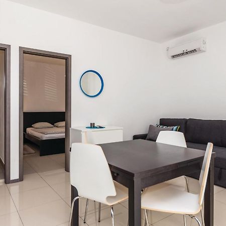 Nice Apartment In Mandre With Wifi מראה חיצוני תמונה